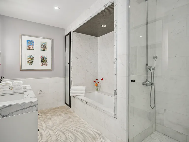 438 E 12th St #PHD — Photo 10