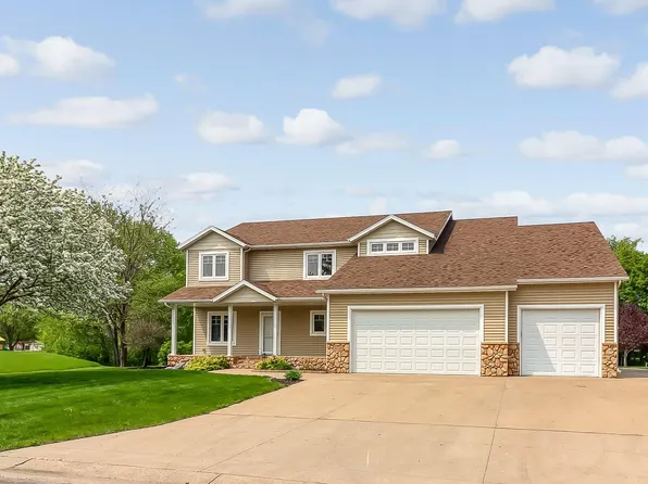 2601 Country Club Pkwy, Moorhead, MN 56560