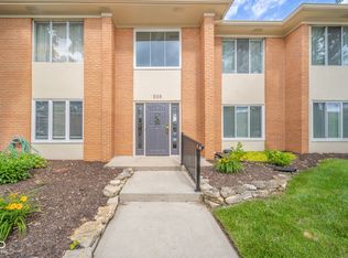 559 E Hunters Dr APT B, Carmel, IN 46032