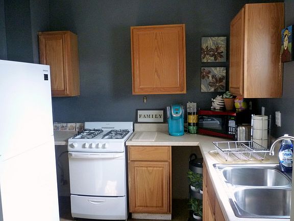 3rd image of 1037 S Trafton St #1037
