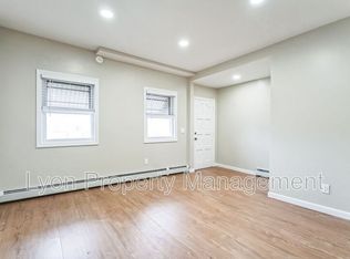 25 Slade St, Pawtucket, RI 02861