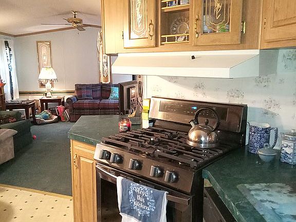 Stove & refrigerator include