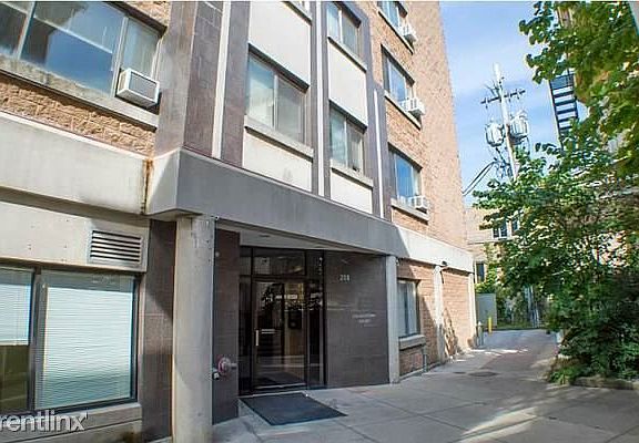 Court Walk-up Alley Entrance