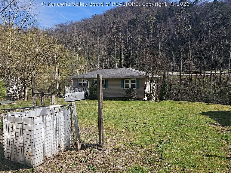 Listing photo 2