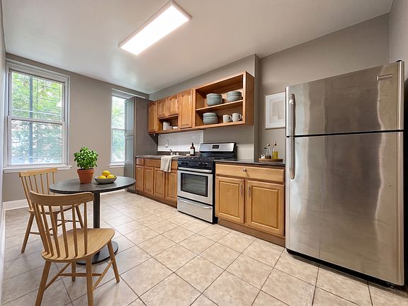 4th image of 124 Linden St #2AB