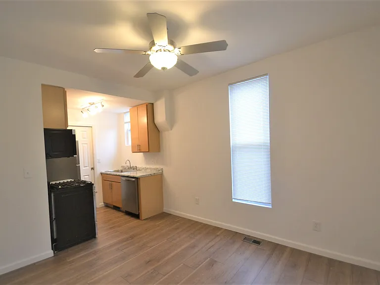 610 Union St #2 — Photo 7