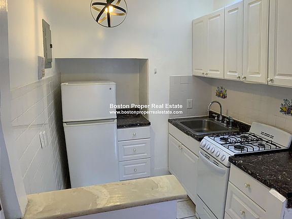109a Dartmouth #14 Boston - Back Bay Unit Photo 2 (4)