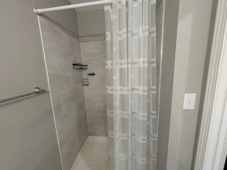 205 W Breckinridge St #1 — Photo 4
