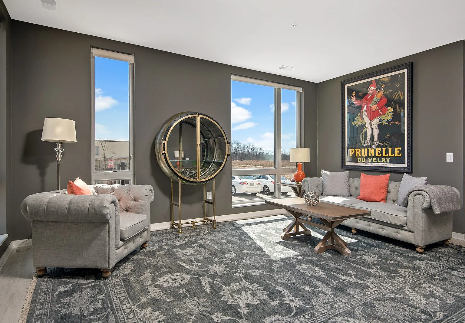 Emerald Row Apartments — Photo 4