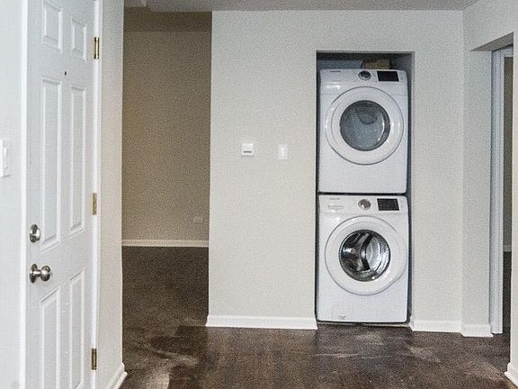 5th image of 4618 S Lake Park Ave APT 3E