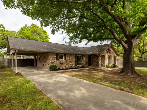3104 Garland St, Decatur, TX 76234