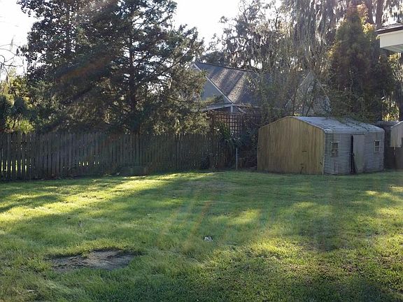 Large Fenced Yard