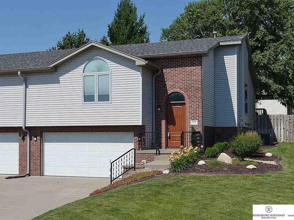 1st image of 3904 N 156th Ave