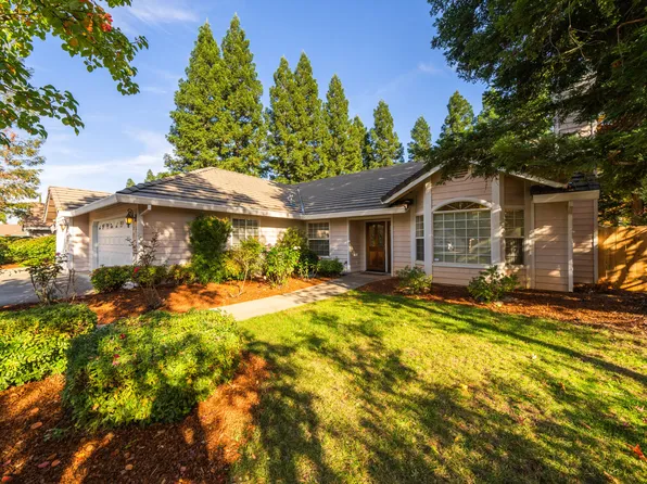 2134 Western Oak Dr, Redding, CA 96002