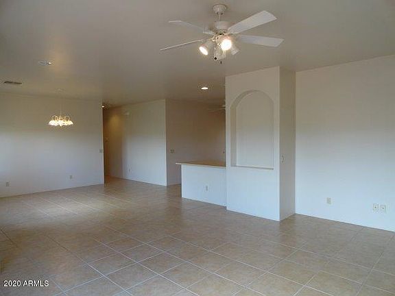 2nd image of 915 Arroyo Ln