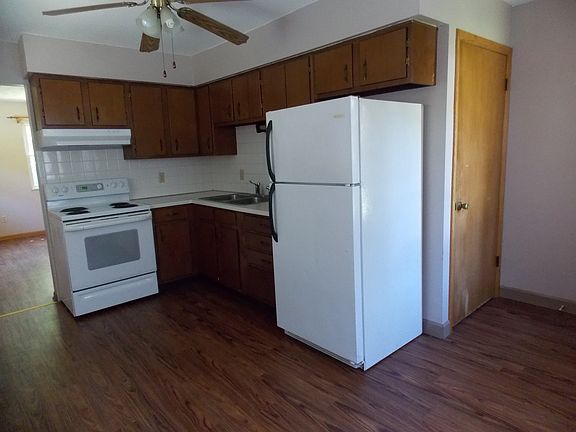 3rd image of 10826 Mill Street Ave