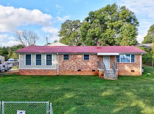 226 S Fish Trap Rd, Greenville, SC 29611