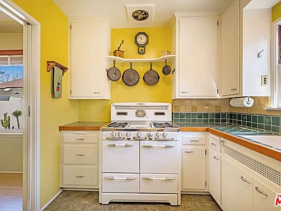 5th image of 4734 Camellia Ave