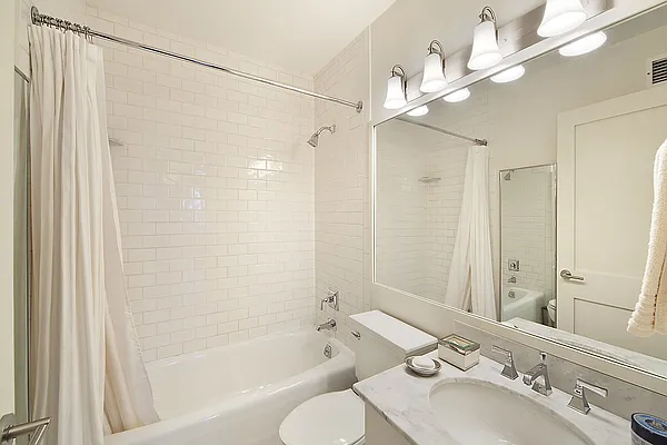 Rented by CORE | media 19