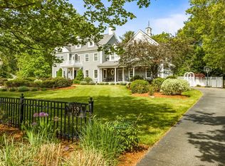153 Deerfield Ln, Hanover, MA 02339