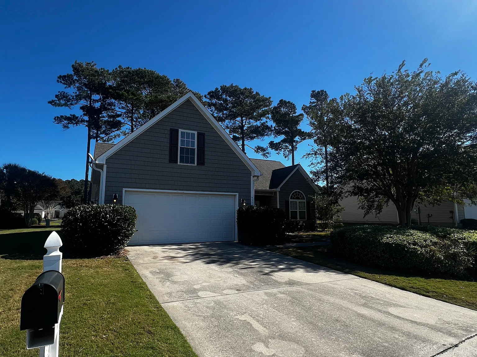 3 bed, 2001 sqft, $2,500 — Photo 2
