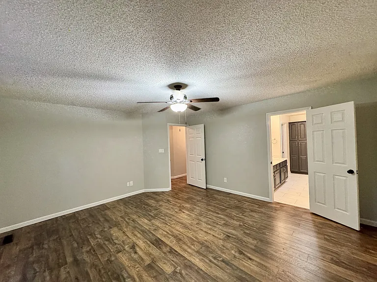 310 Paoli Trce — Photo 9