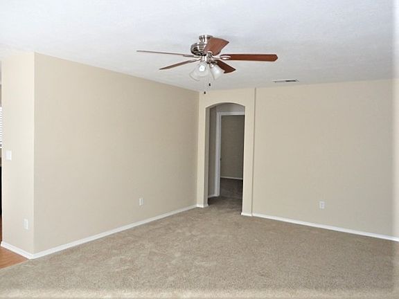 3rd image of 7412 Quartzite Ave NW