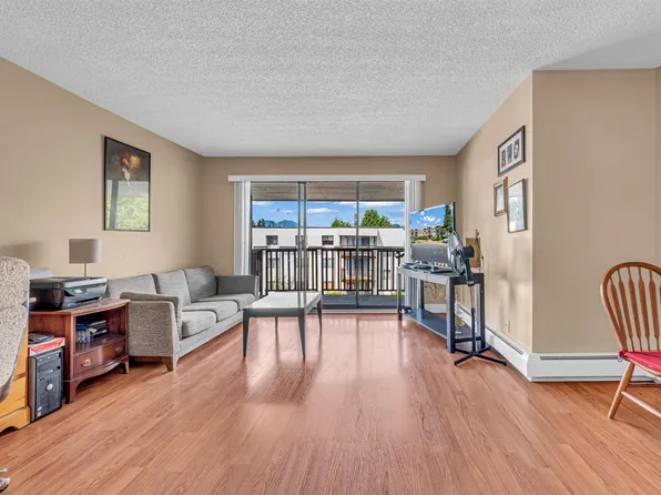 12170 222nd St #311, Maple Ridge, BC V2X 8H1