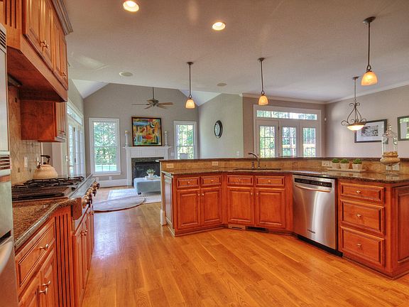 4th image of 141 Alder Springs Ln