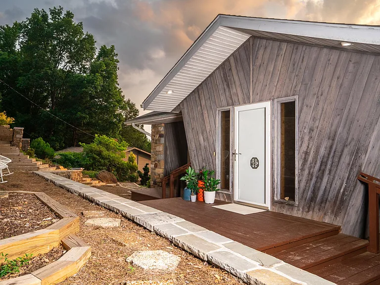 200 Cherokee Rd — Photo 40