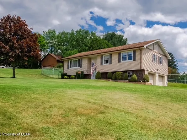 537 Mount Olivet Rd, Wyoming, PA 18644