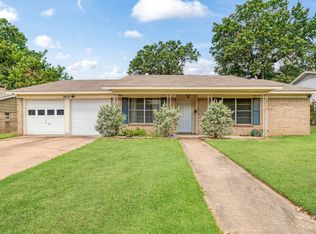 3435 Robin Rd, Paris, TX 75460