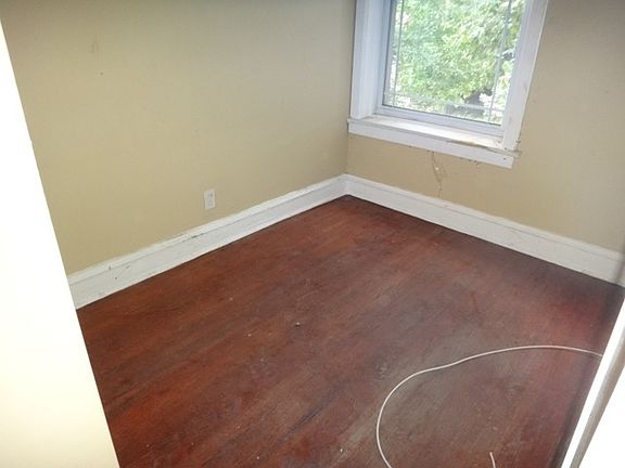 5th image of 6030 S Saint Lawrence Ave