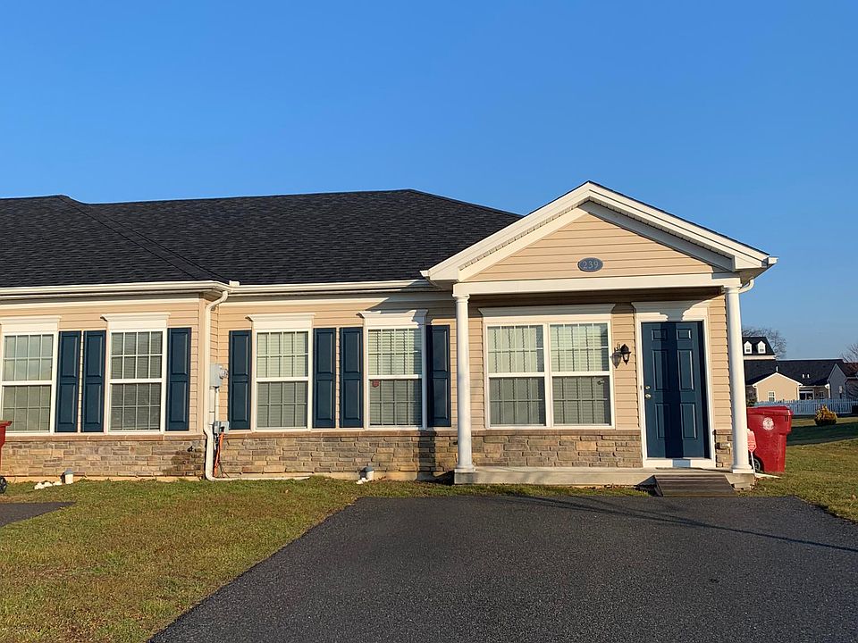 1st image of 239 Huntington Ln