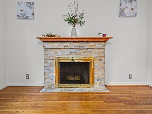 4th image of 58 Basse Rd