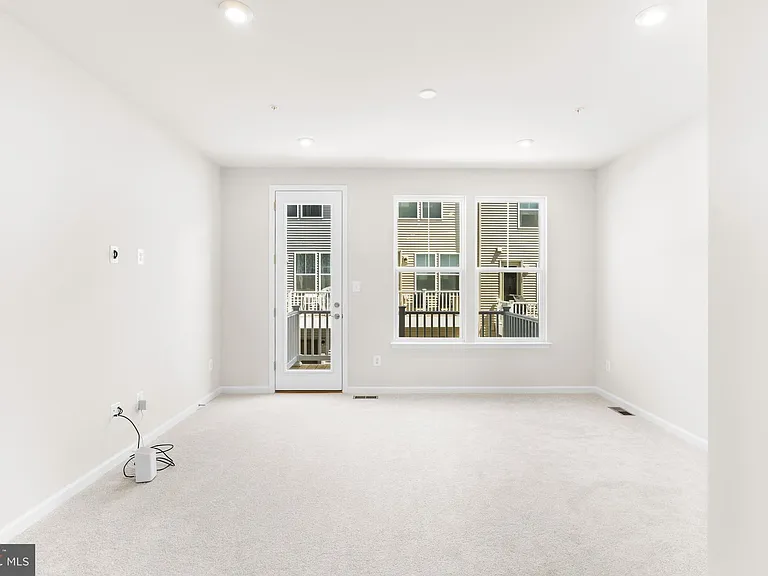 3404 Chester Aly — Photo 9