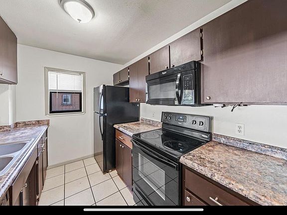 5th image of 19 Bryan Ave #19