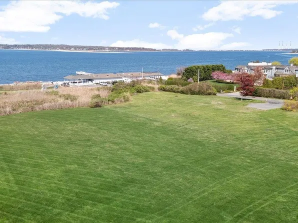 36 Bay Crest Drive, Huntington, NY 11743