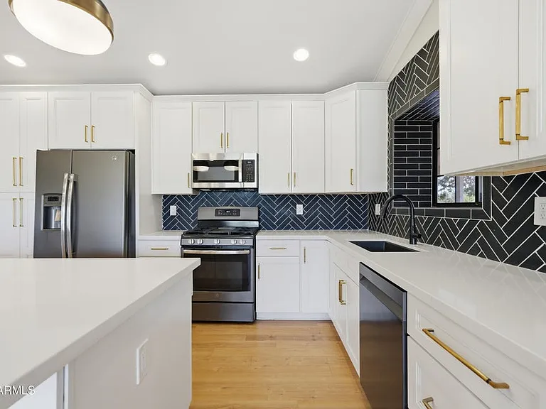2672 E Mesquite St — Photo 23