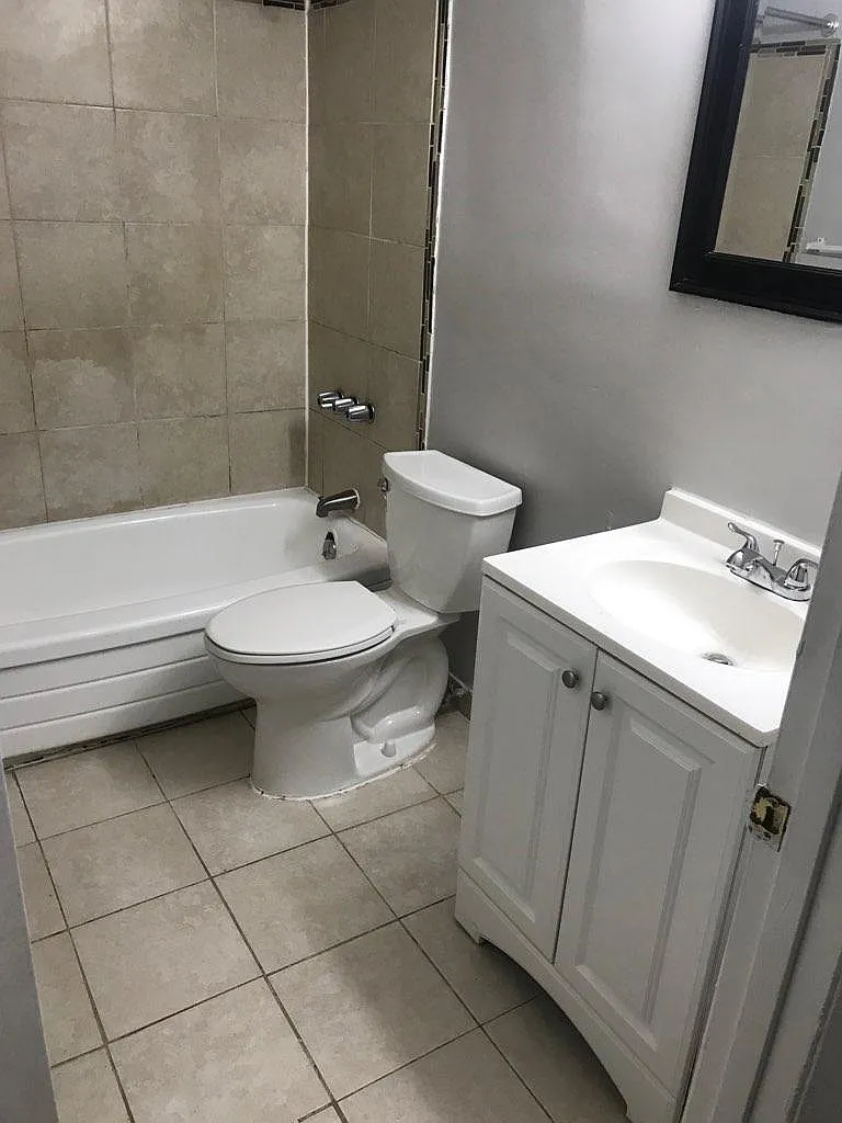 Liberty Heights Apartments (3701 Liberty Heights) — Photo 3