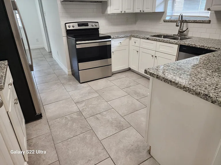 5835 Paisley St — Photo 3