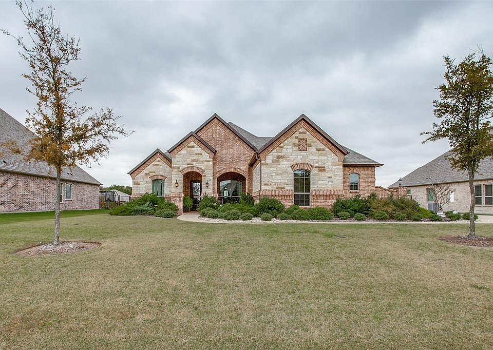 1st image of 1110 Hidden Oaks Dr