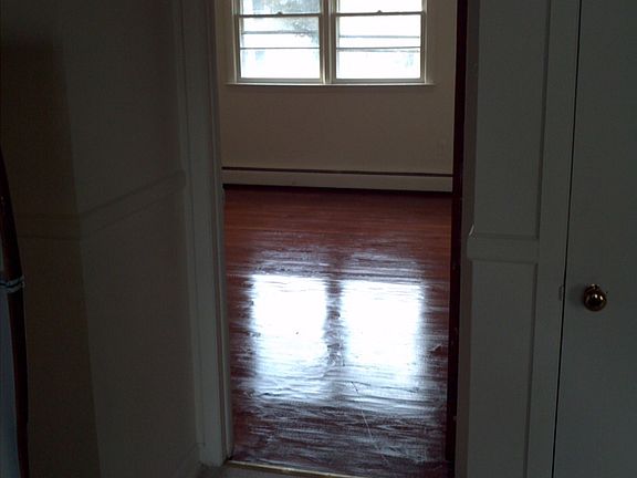 5th image of 205 Maplewood Ave #6