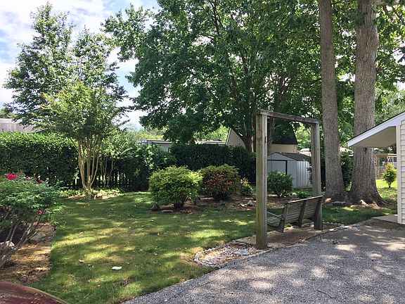 4th image of 214 Bruton Ave