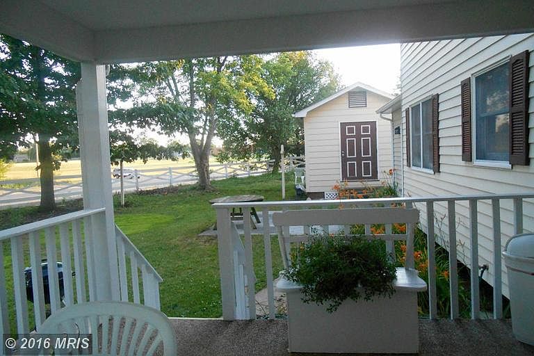 1st image of 411 Oriole Dr