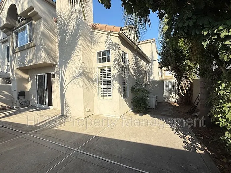 46 Almador — Photo 29