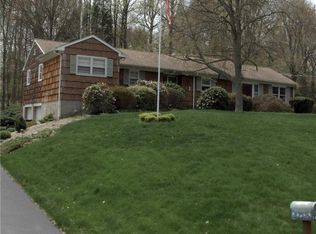 88 Jog Hill Rd, Trumbull, CT 06611