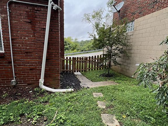 4th image of 2901 Leola Ave
