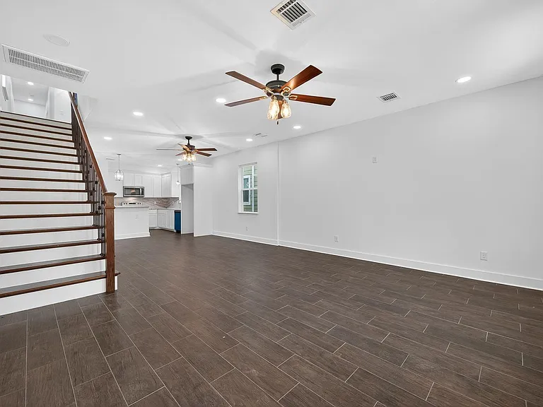 714 Zoe St — Photo 14