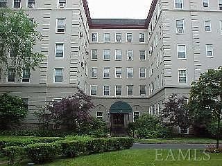 1st image of 4 Park Ln APT 3F